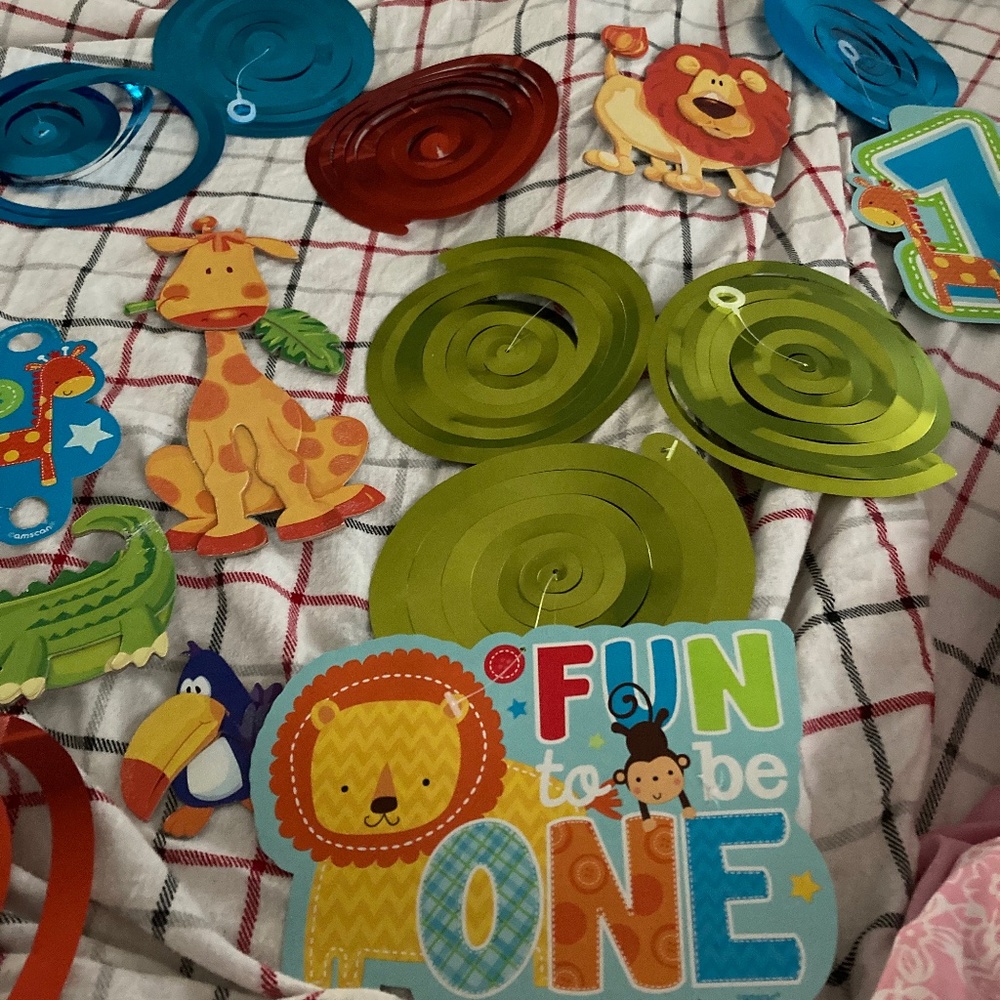 Turning 1 jungle party decorations